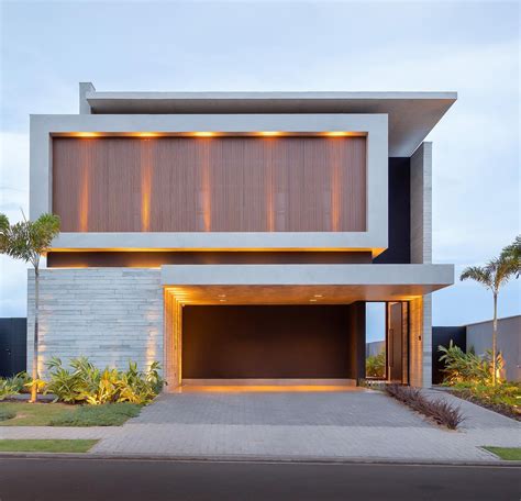 Fachada De Casa Contempor Nea Brise Revestimento Concreto E Porta