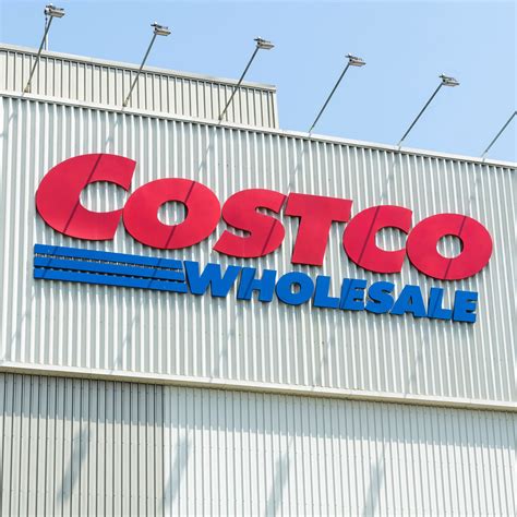 Costco Superfans Are Begging The Store To Bring This Food Court Item Back