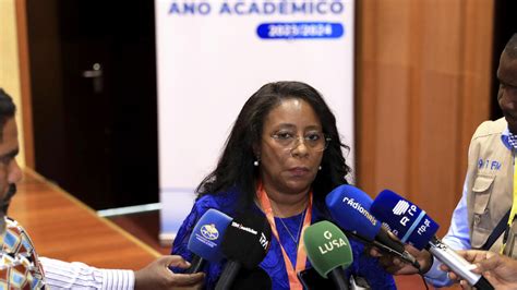 Angola ministra do Ensino Superior diz que eventual nova greve não