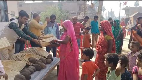 कृष्ण मोहन उषा फाउंडेशन ने छठ व्रतियों के बीच सूप और नारियल का किया