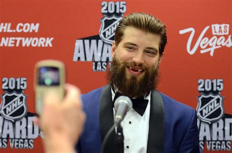 LOOK: Sharks' Brent Burns still has hockey's wildest beard - CBSSports.com