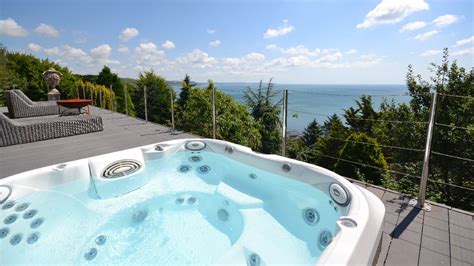 Holiday Cottages with Hot Tubs – Toad Hall Cottages Blog