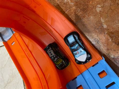 Hot Wheels Action Loop Stunt Champion Hobbies Toys Toys Games On Carousell
