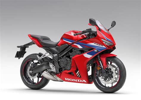Motorrad Vergleich Ducati SuperSport 950 2024 vs. Honda CBR650R 2025