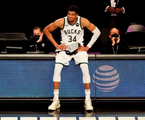 Debuta Antetokounmpo Y Bucks Arrollan A Thunder No Juega Deck