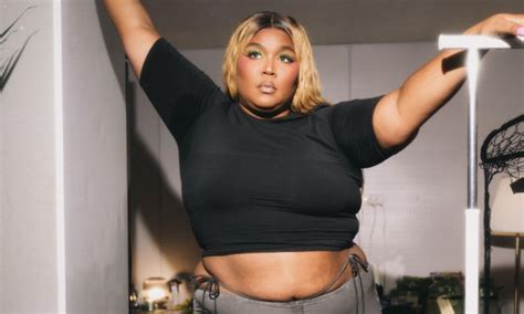 Lizzo Denunciata Per Molestie E Discriminazione Radio Globo