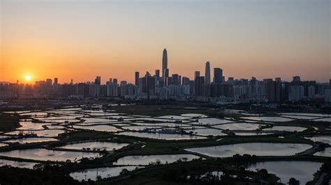 China confina a la mayor parte de la población de Shenzhen de 17