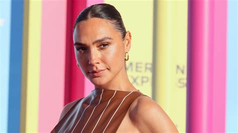 Gal Gadot Descresta Con Hermosas Fotos Tomando El Sol