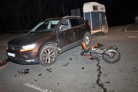 Pol Gm Motorradfahrer Bei Unfall Schwer Verletzt