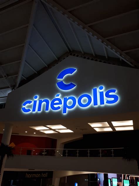 Este Nuevo Cinépolis En Cumbres Monterrey Mexico