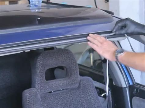 How to Install a Car Windshield: Expert Tips and Tricks - Car Triton