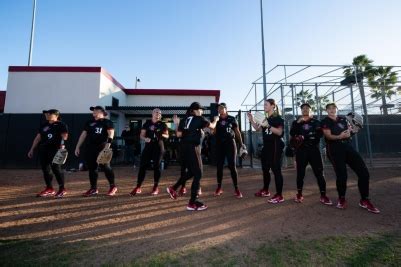 SDSU SOFTBALL SWEEPS UNLV ON WEDNESDAY NIGHT | East County Magazine