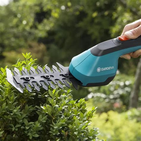 Gardena Cordless Li Accucut Grass And Shrub Shear Set