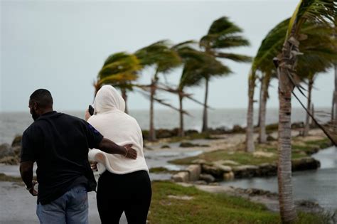 Rain Gusty Winds Bring Weekend Washout To Florida Before System Heads