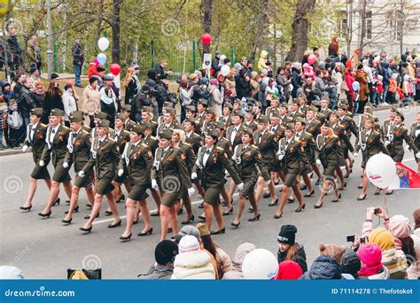 TOMSK RUSSIE 9 MAI 2016 Cérémonie Russe D ouvrir Le Défilé