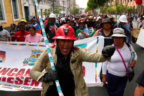 Protestas En Perú Continuaron El Sábado Para Exigir La Renuncia De La