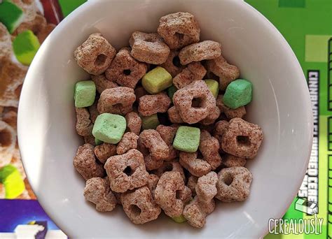 Review Minecraft Creeper Crunch Cereal