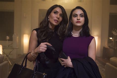 Sex Education Co Genitori E Figli Che Sembrano Parenti