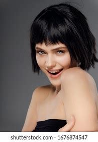 Short Haircut Fashionable Woman Naked Shoulders Stock Photo 1676874547 Shutterstock