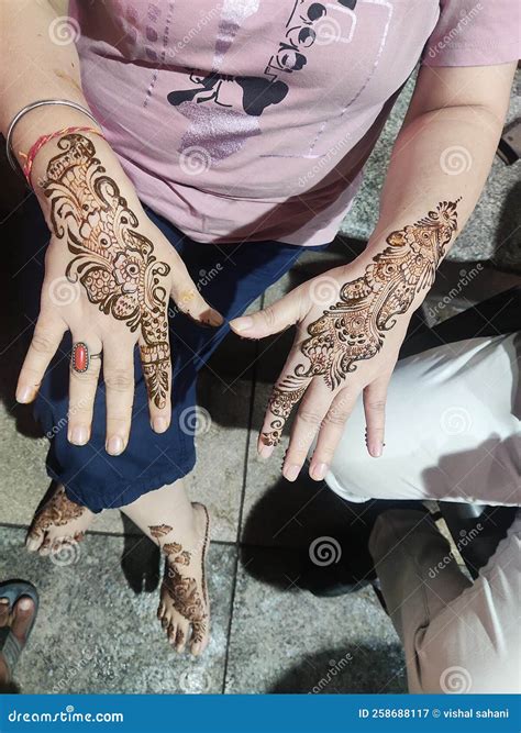 Hand Arabic Mehndi Design stock image. Image of tattoo - 258688117