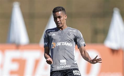 Atlético MG tem desfalques e retornos para enfrentar o Corinthians