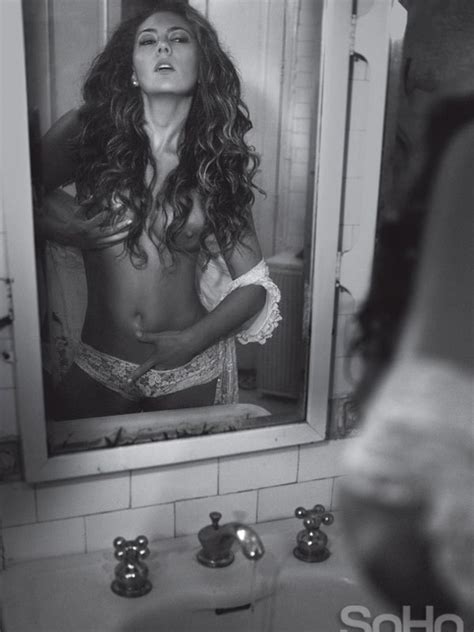 Naked Andrea Guzmán Added 01 01 2017 by 1991Tyrrell020Honda