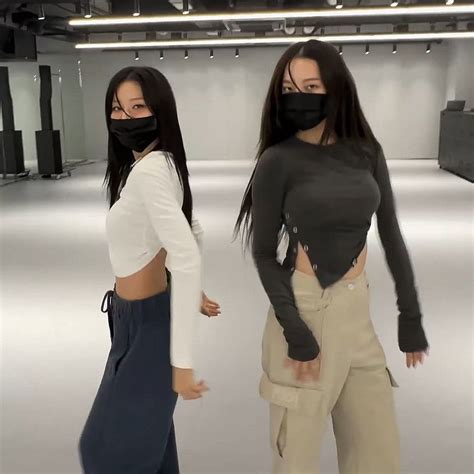 Seulgi Karina Hot Cold Dance Practice