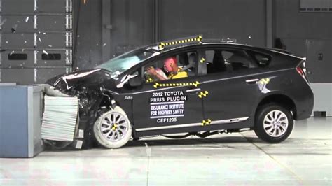 Crash Test Iihs 2012 Toyota Prius Moderate Overlap Test Overall Evaluation Good Youtube