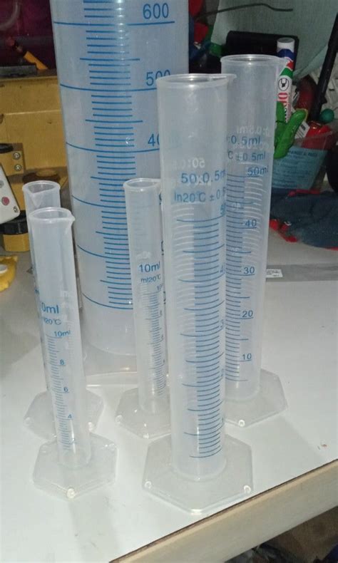 Graduated Cylinder Plastic 1000ml, Commercial & Industrial, Industrial Equipment on Carousell