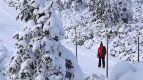 Karkonosze Trudne Warunki Turystyczne Silny Wiatr I Metrowe Zaspy Niegu