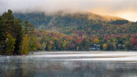 Lake Placid Fall Foliage in New York State 2024 - Rove.me