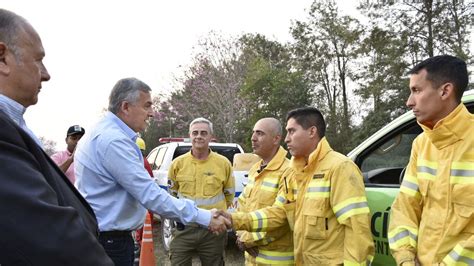 El Gobernador Recorrió La Zona Afectada Y Saludó A Brigadistas