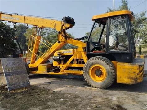 Ton Hydraulic Crane Rental Services At Month In New Delhi