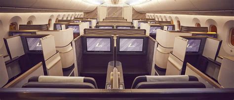 Bangkok: Gulf Air Business Class from Germany for €1,672 until November ...