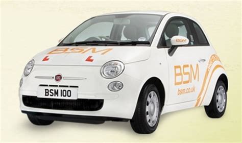 La Fiat 500 è troppo piccola per le scuole guida inglesi - alVolante.it