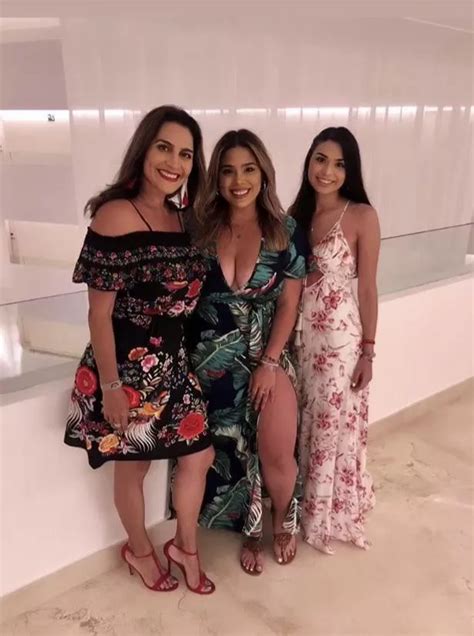 Mom Or Sisters Left To Right 1 2 3 Milf Thick Petite 3 Nudes