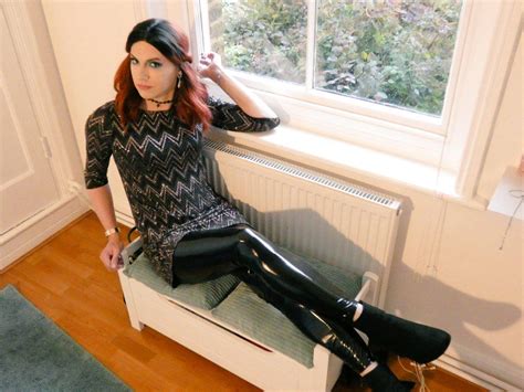 Love Some Shiny Leggings R Crossdressing