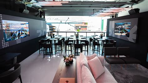 F1® Garage Suite