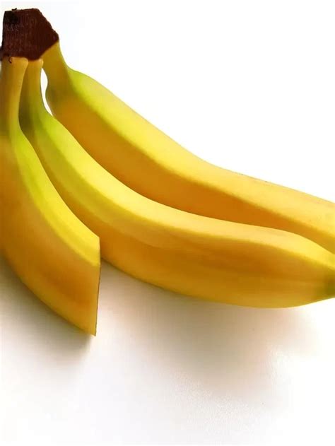 The Best Benefits Of Bananas For The Skin Fitnessiast