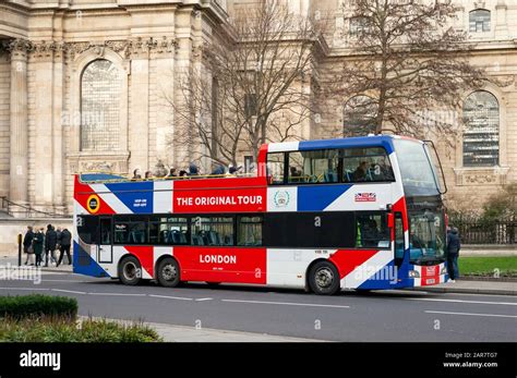 The Original Tour, a tour bus for sightseeing tourists to see London ...