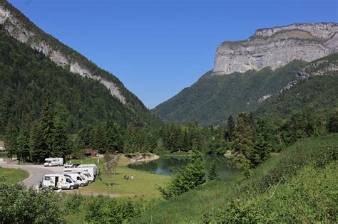 Aire De Stationnement Camping Car Au Lac De Thuy Savoie Mont Blanc