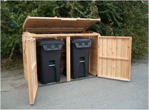 Kiala: Outdoor garbage can storage shed