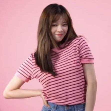 Pin Di Kizels Su Pink Jeongyeon And Friends