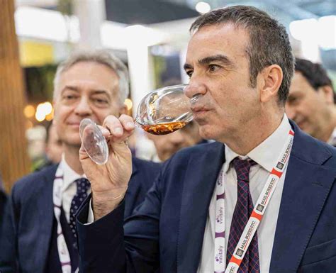 Occhiuto Al Vinitaly Cantine Calabresi Veicolo Per Far Conoscere