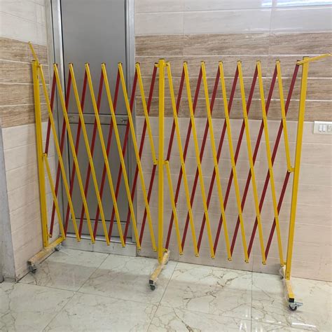 Yellow Red Road Safety Expandable Foldable Metal Barrier At Rs 6500 In