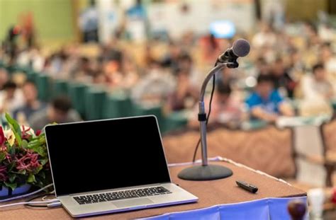 How To Build Public Speaking Skills While In CollegeCollege Planning