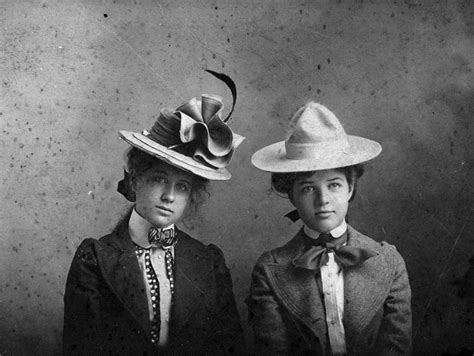 Photograph Bess Wallace and Mary | Free Photo - rawpixel