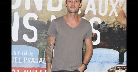 La Bande Annonce De La Blonde Aux Seins Nus En Salles Le Juillet