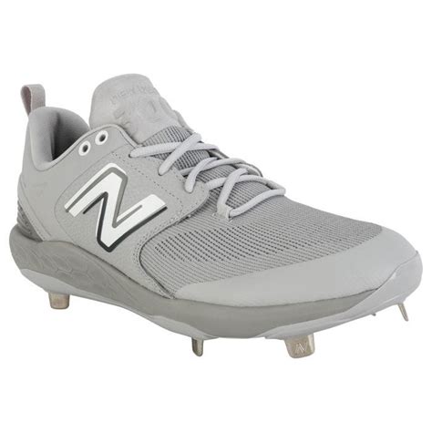 New Balance V Men S Low Metal Baseball Cleats