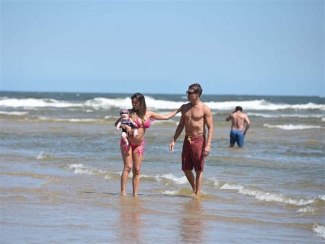 A Cuatro Meses De Ser Mam Floppy Tesouro Deslumbr Con Su Figura En Bikini Infobae